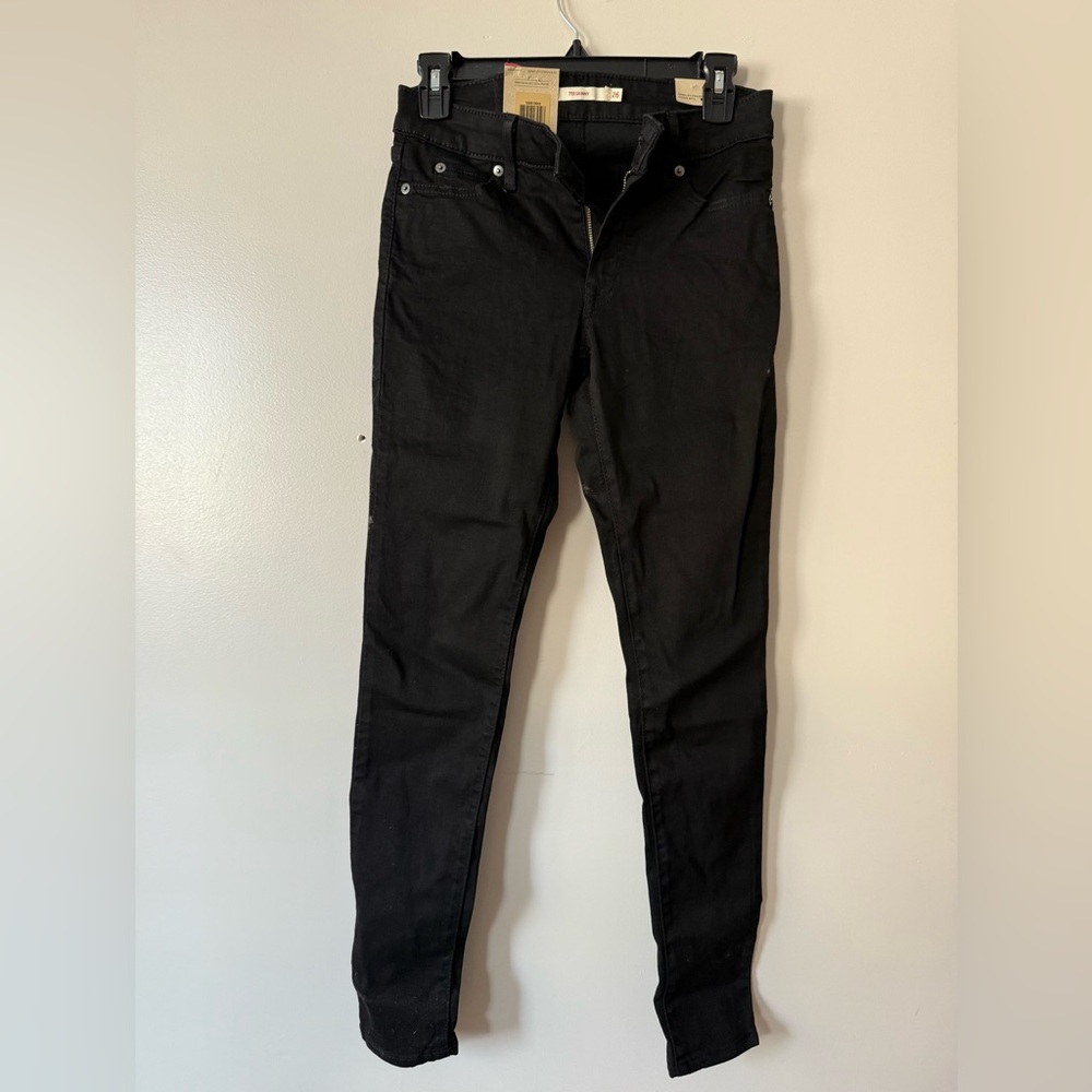 Levi's 711 Skinny Jeans in Black